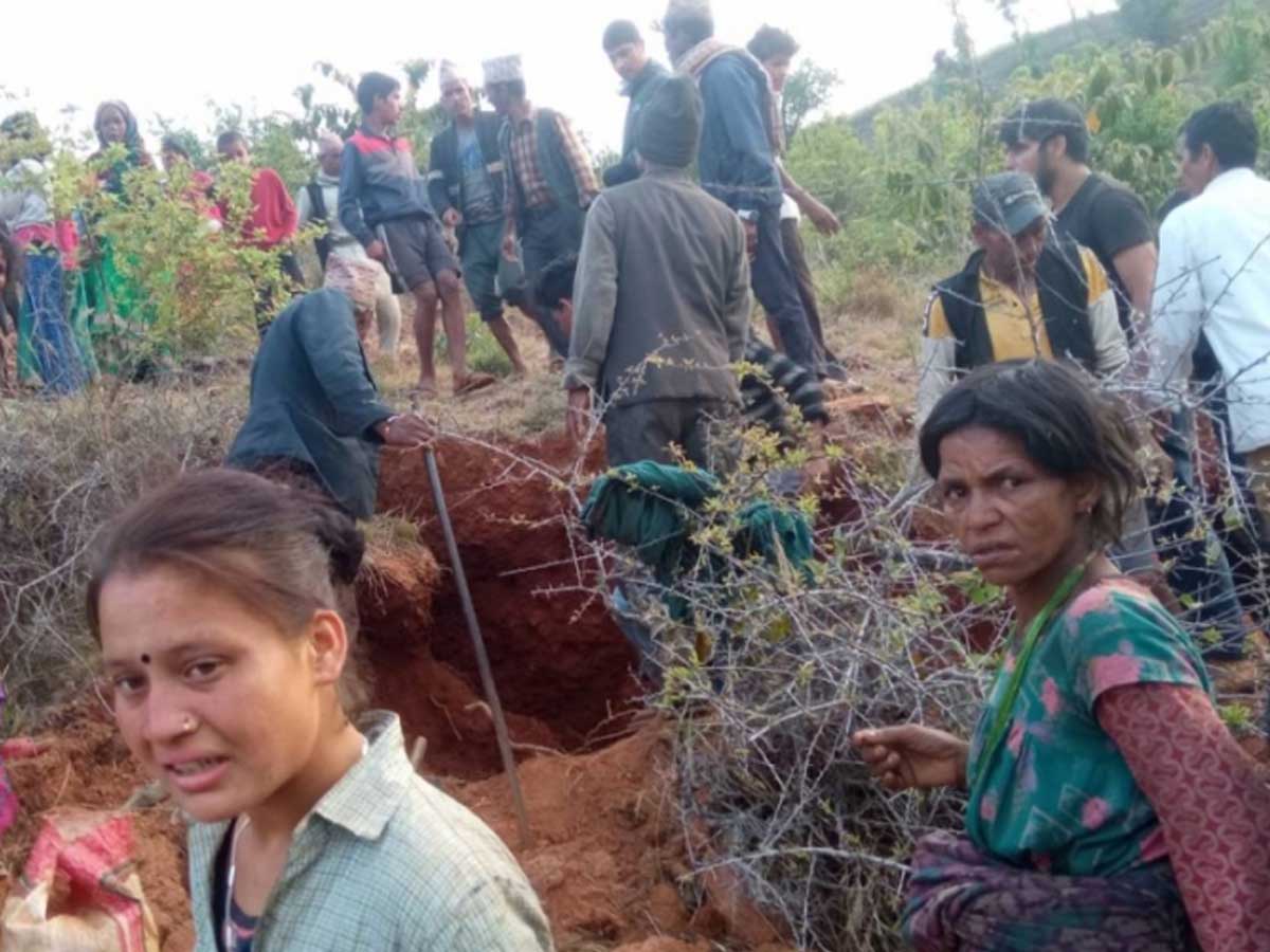 अछाममा माटो खन्ने क्रममा पुरिएर एक महिलाको मृत्यु 